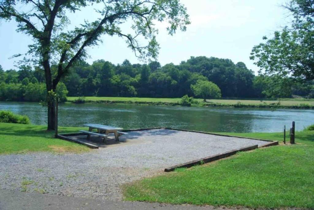 Charming House In Sevierville Family Friendly Quiet Location Close To Wilderness エクステリア 写真